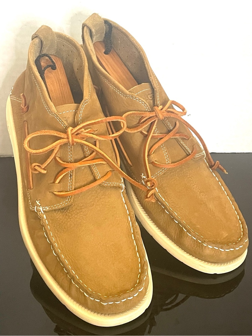 UGG Beach Moc Chukka Full Grain Washable Leather Carmel Color Size 11.5 - Picture 2 of 10
